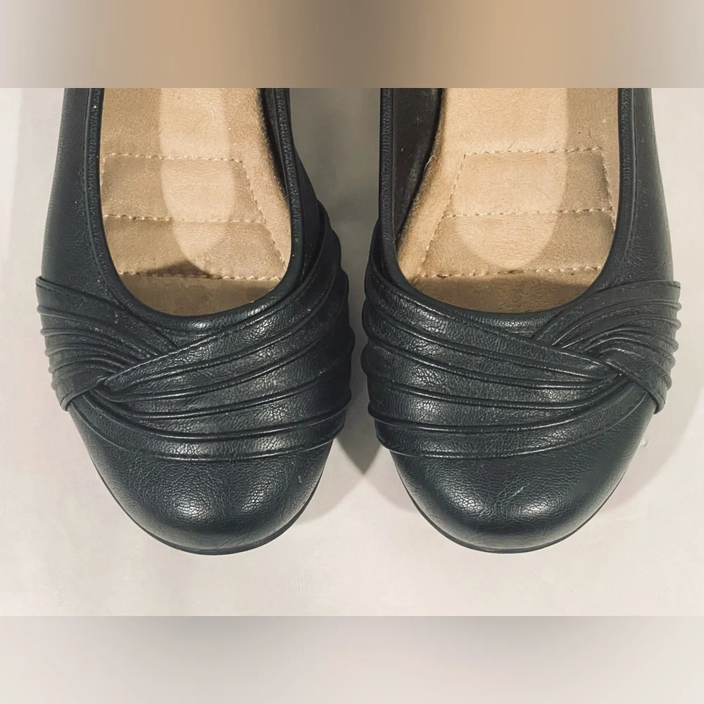 💥3/$50 White Mountain Black Vegan Leather Ballet Flats | Accent Band | EUC